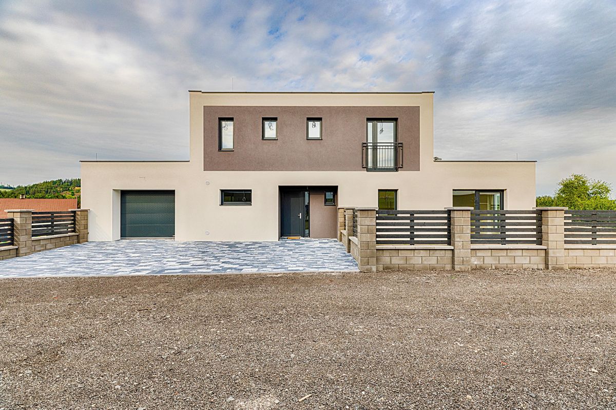 Prodej rodinného domu 170 m², pozemek 979 m²
