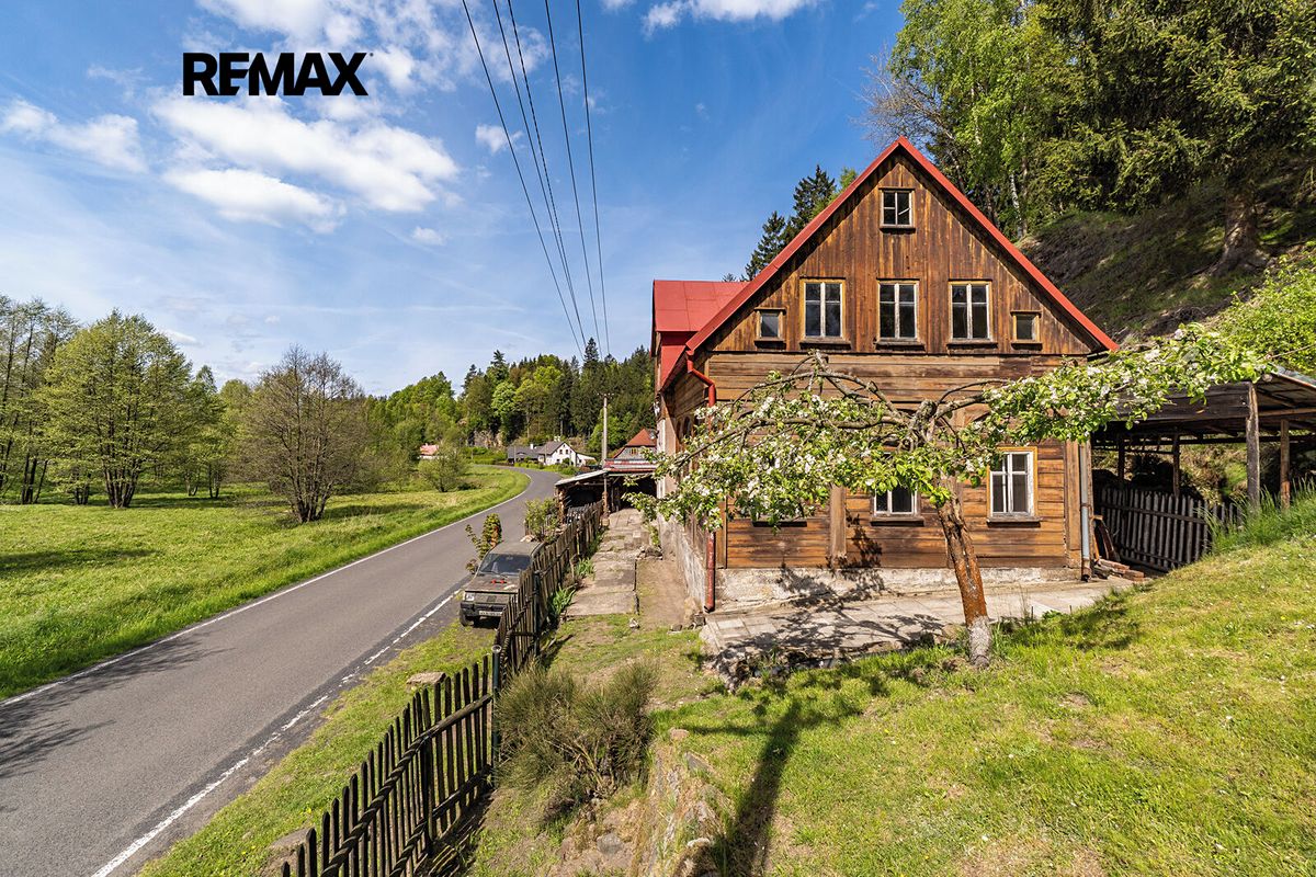 Prodej rodinného domu 240 m², pozemek 1674 m² – fotografie 5