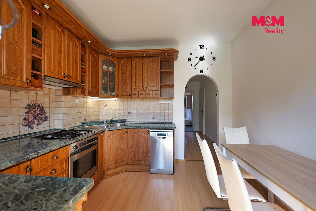 Prodej rodinného domu 180 m², pozemek 426 m² – fotografie 5