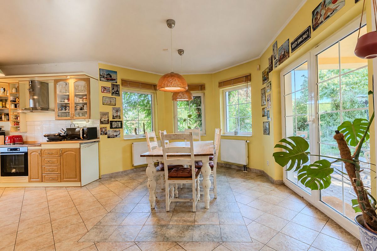 Prodej rodinného domu 186 m², pozemek 859 m² – fotografie 3