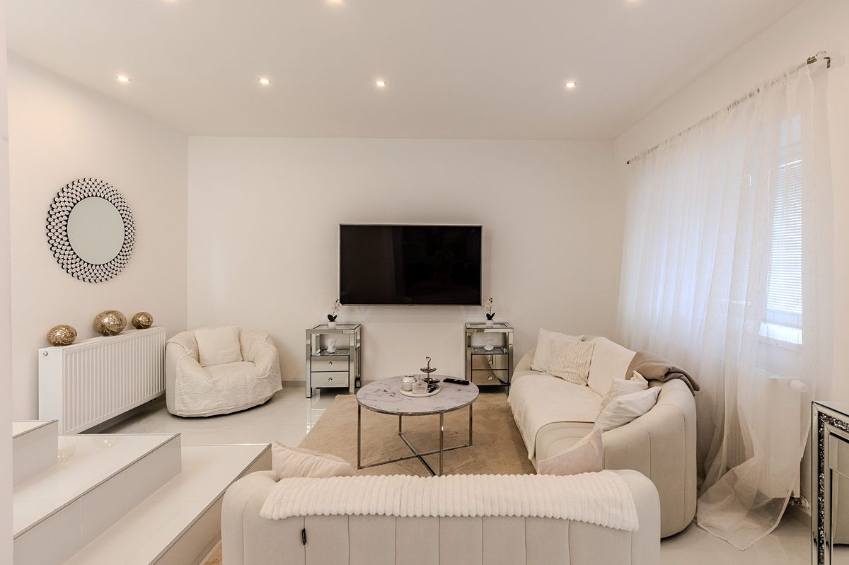 Prodej rodinného domu 173 m², pozemek 288 m² – fotografie 4