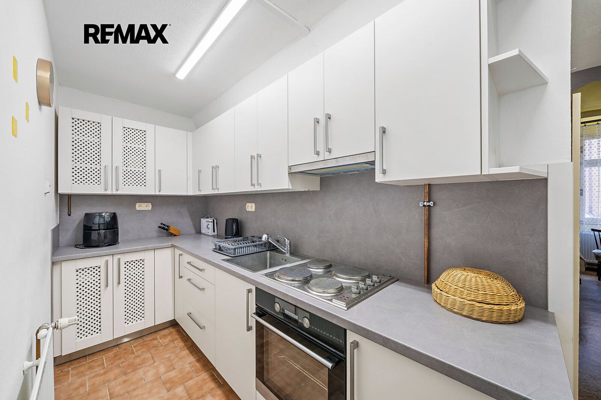 Prodej rodinného domu 197 m², pozemek 203 m² – fotografie 3