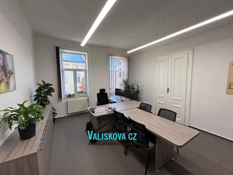 Pronájem kanceláře 93 m², Kroměříž – náhled fotky 1