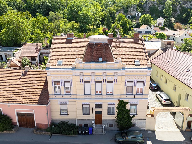 Комерційне приміщення на продаж, 820 м² (1 з 34)