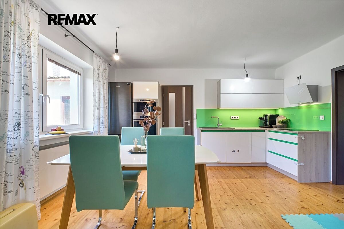 Prodej rodinného domu 116 m², pozemek 1300 m² – fotografie 2