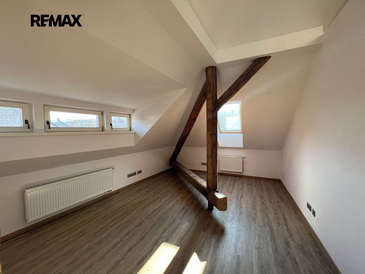 Pronájem kanceláře 150 m² – fotografie 2