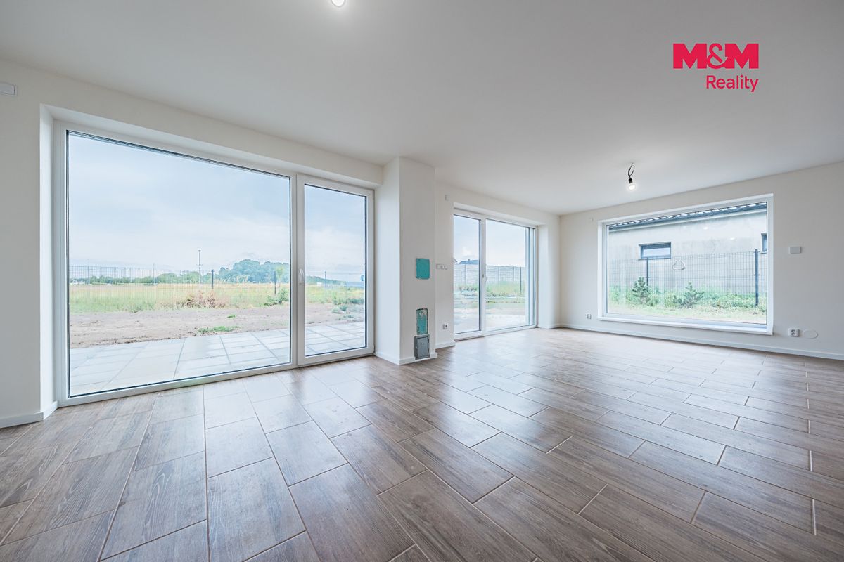 Prodej rodinného domu 130 m², pozemek 666 m² – fotografie 2