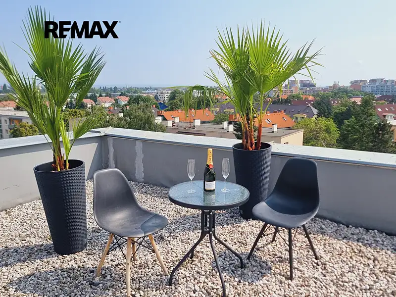 Prodej bytu 3+1 86 m², Praha – náhled fotky 2