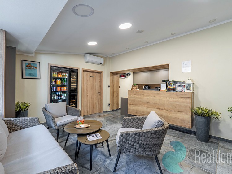 Prodej komerčního prostoru, 953 m² (38 z 52)