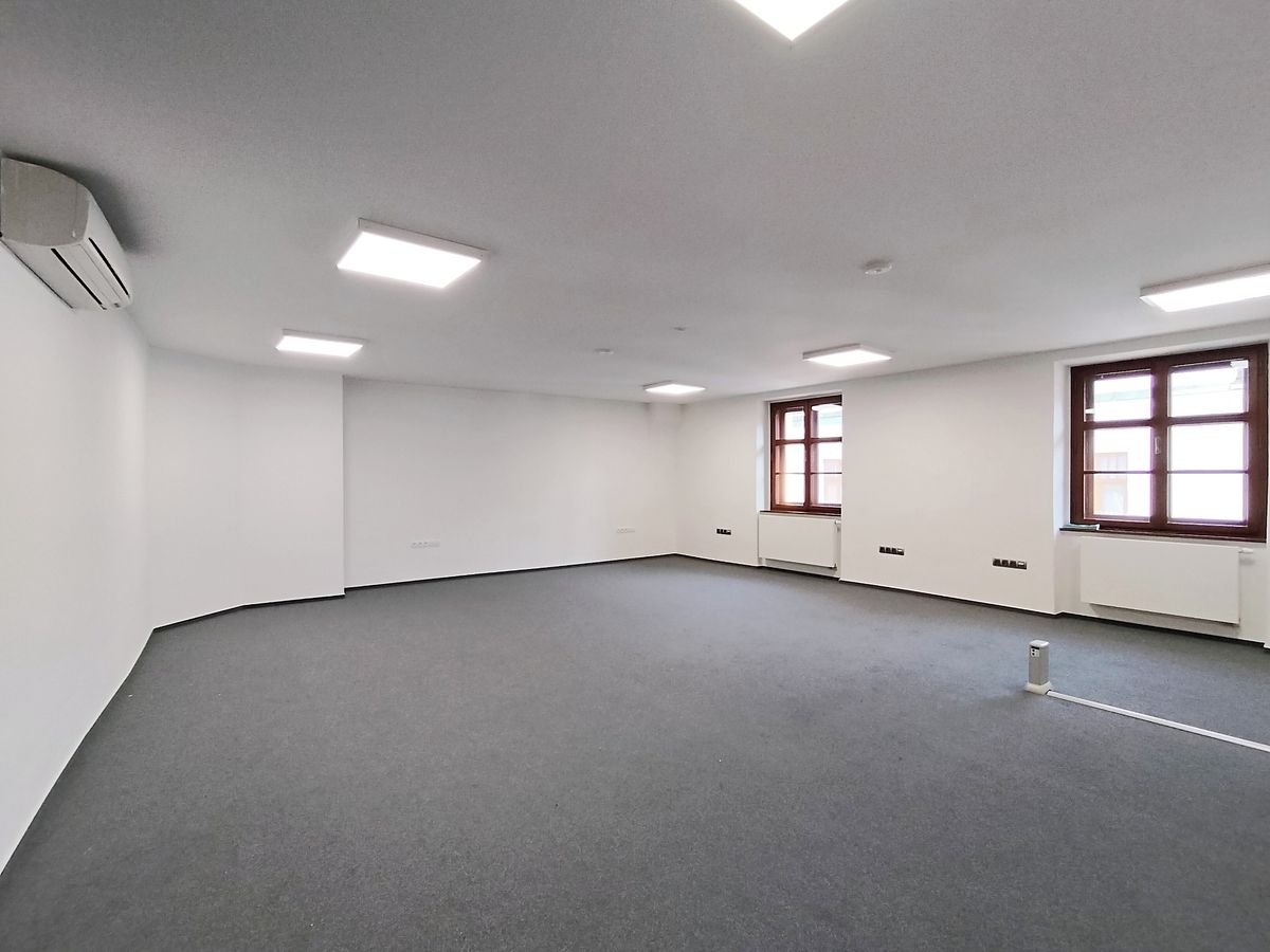 Pronájem kanceláře 56 m²