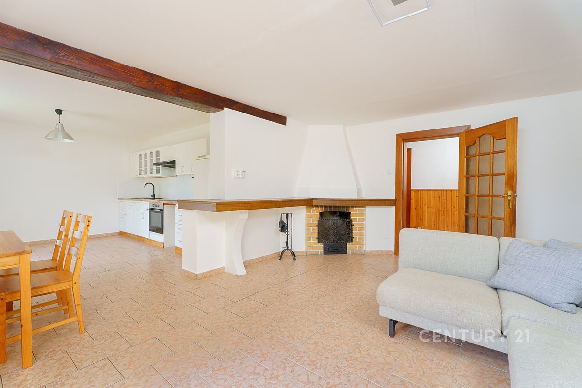 Prodej rodinného domu 128 m², pozemek 922 m² – fotografie 4