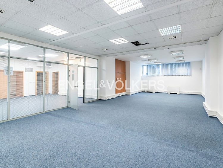 Pronájem komerčního prostoru, 554 m² (3 z 9)