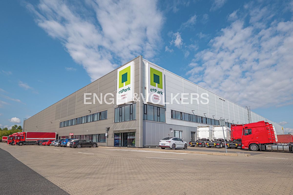 Pronájem skladového prostoru 300000 m²