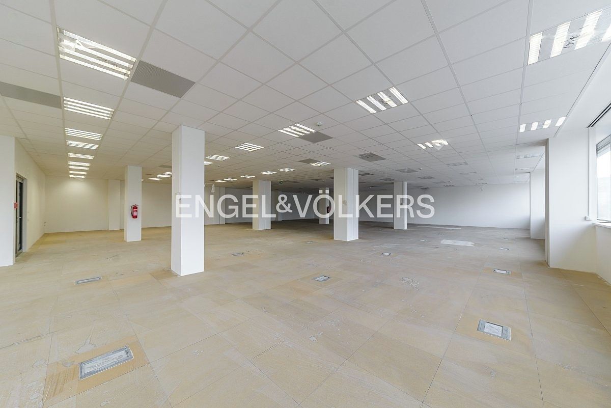 Pronájem kanceláře 450 m² – fotografie 5