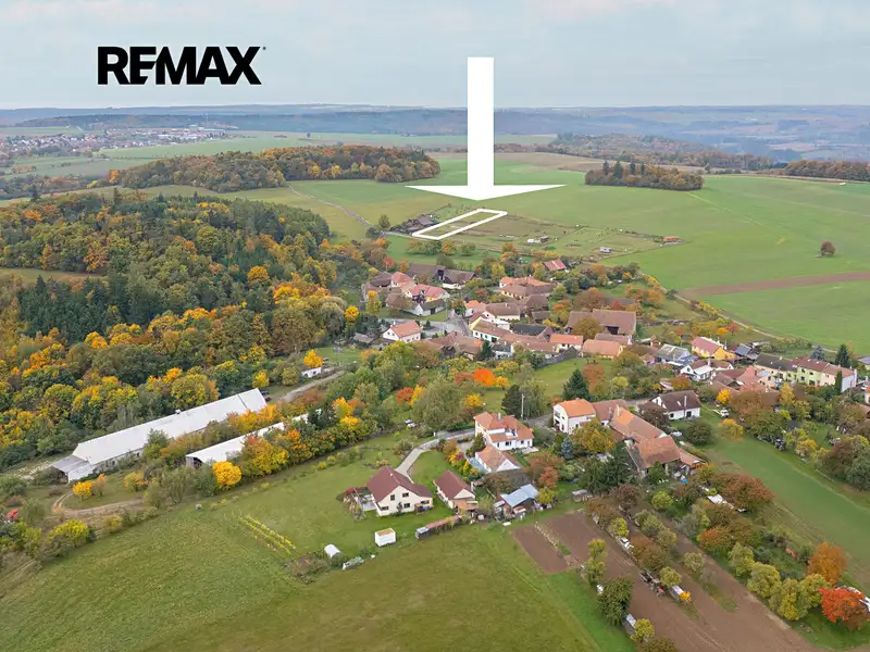 Prodej stavebního pozemku 3002 m², Úsuší – náhled fotky 1