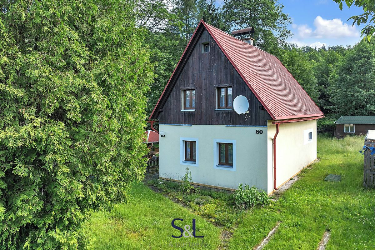 Prodej rodinného domu 135 m², pozemek 1112 m² – fotografie 2