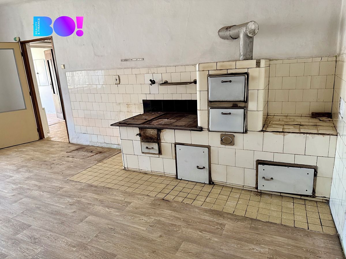 Prodej rodinného domu 200 m², pozemek 597 m² – fotografie 3