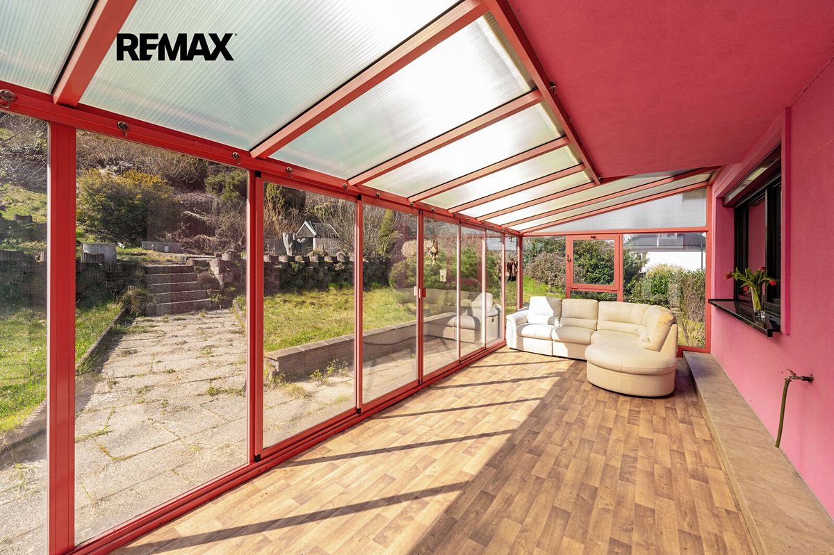 Prodej rodinného domu 300 m², pozemek 2121 m² – fotografie 5