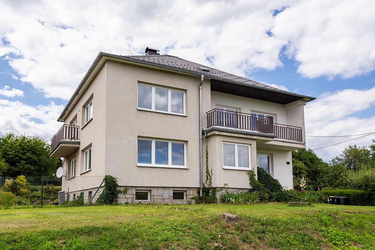 Prodej rodinného domu 262 m², pozemek 2065 m² – fotografie 2