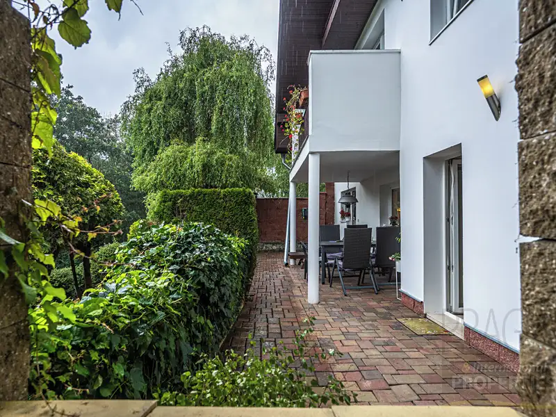 Prodej rodinného domu 166 m², pozemek 636 m², Praha – náhled fotky 3