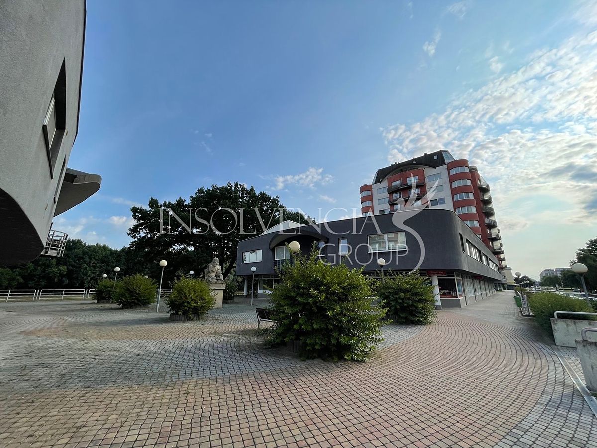 Pronájem bytu 3+kk 74 m² – fotografie 2