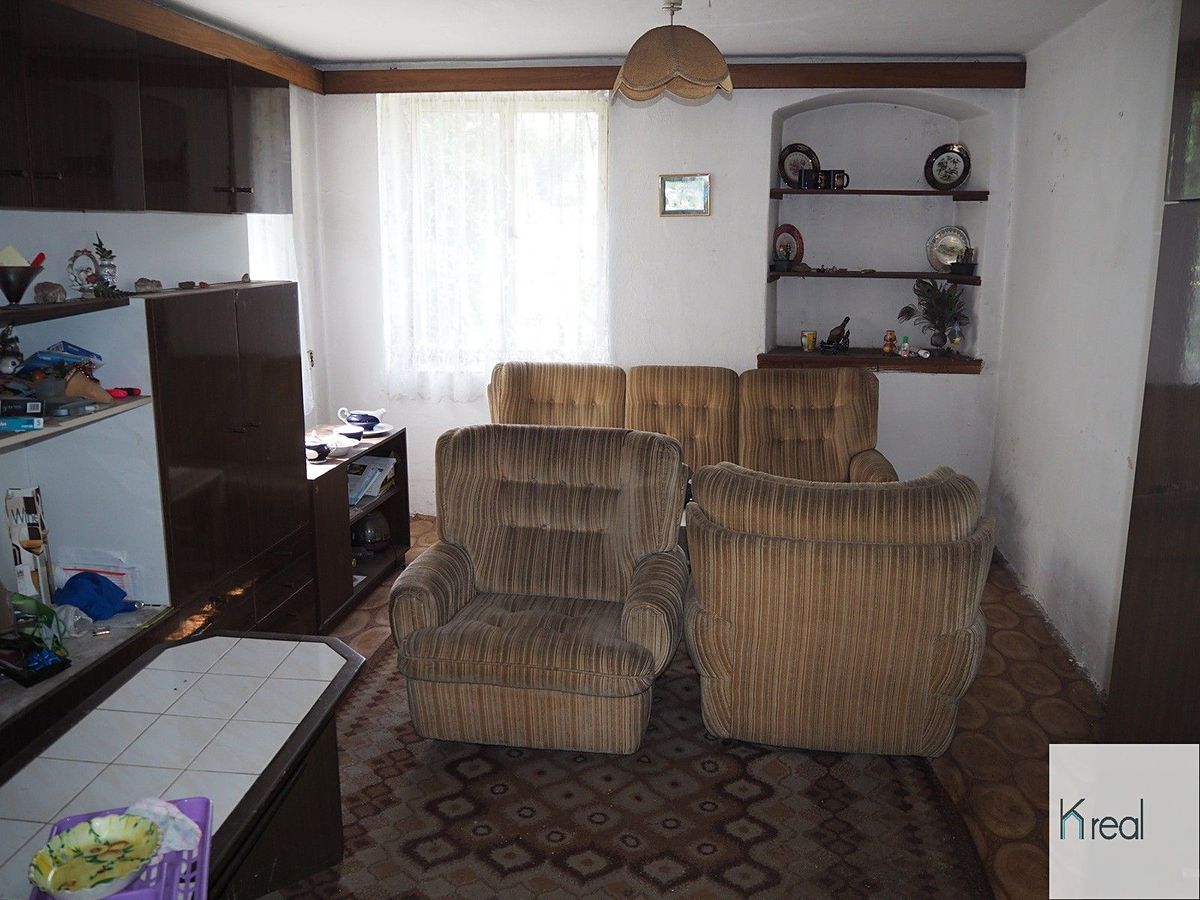 Prodej rodinného domu 233 m², pozemek 1057 m² – fotografie 2