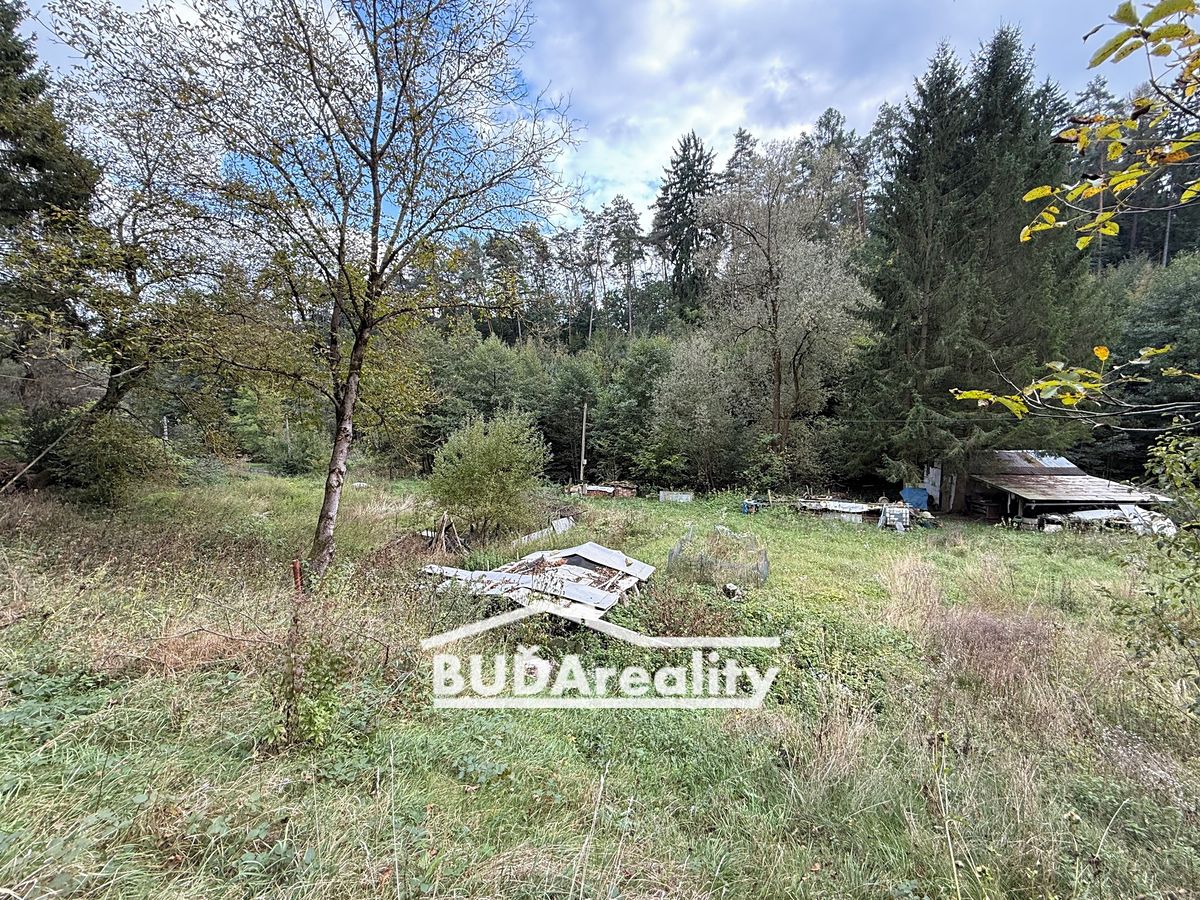Prodej stavebního pozemku 6836 m²