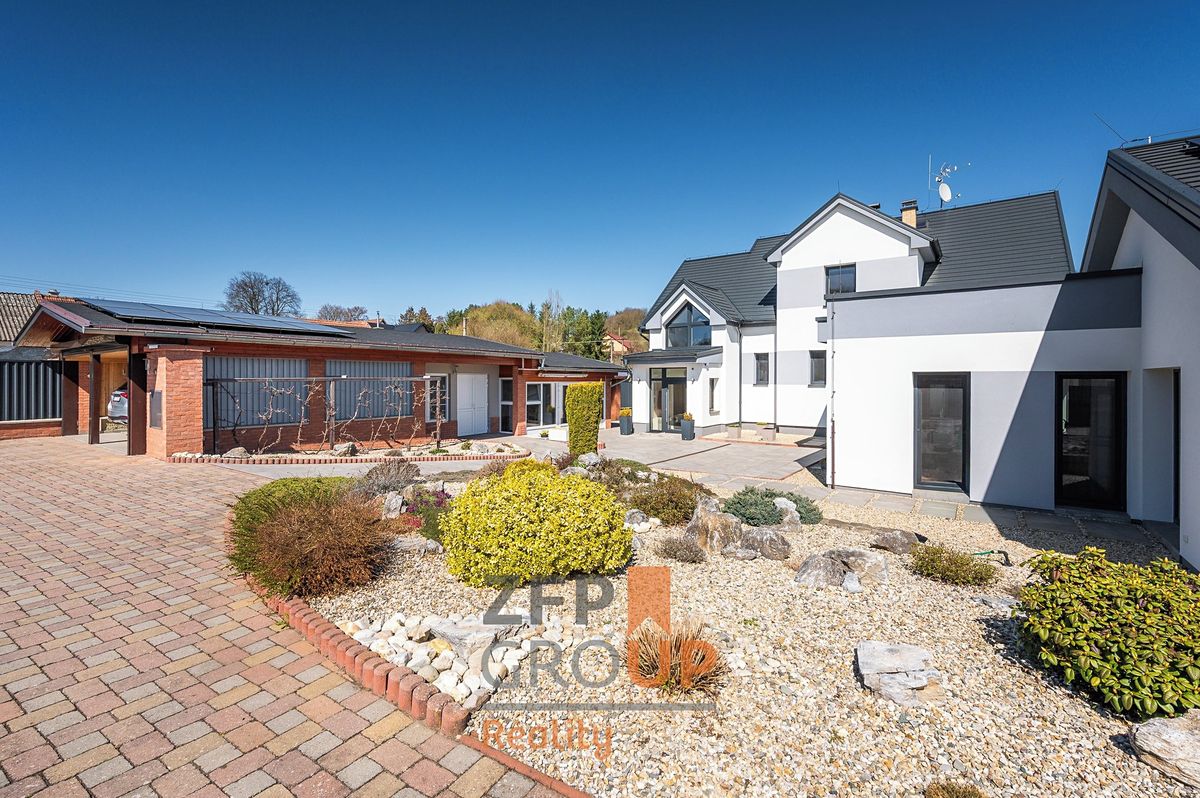 Prodej rodinného domu 450 m², pozemek 4129 m² – fotografie 5