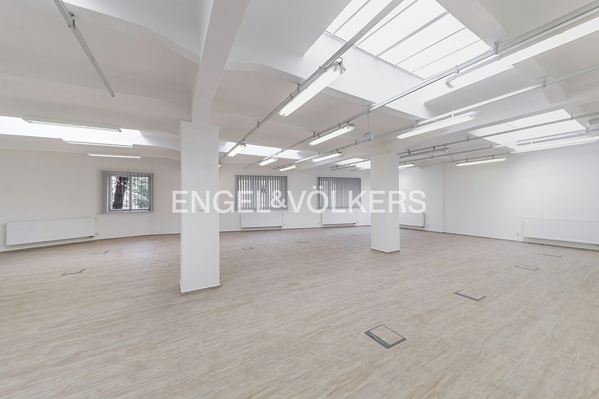 Pronájem kanceláře 333 m²