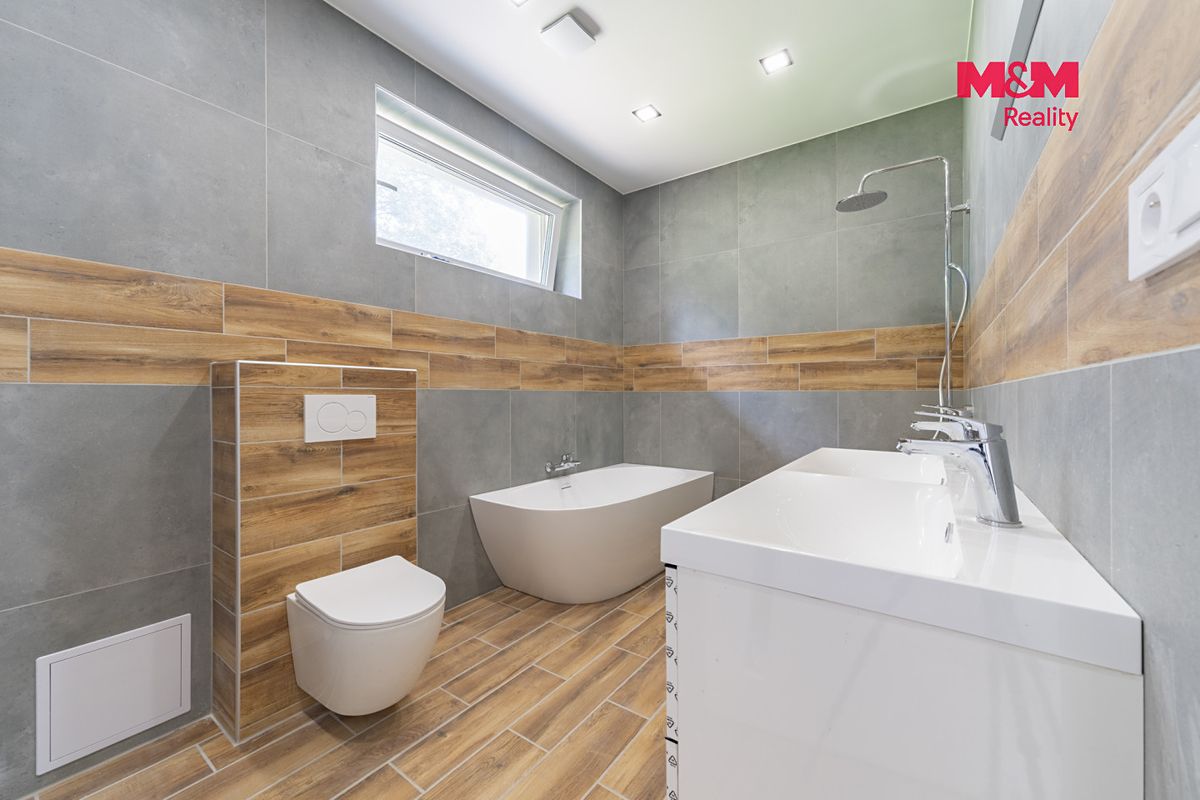 Prodej rodinného domu 77 m², pozemek 450 m² – fotografie 2