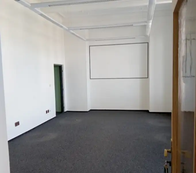 Pronájem kanceláře 988 m², Nový Bor – náhled fotky 3
