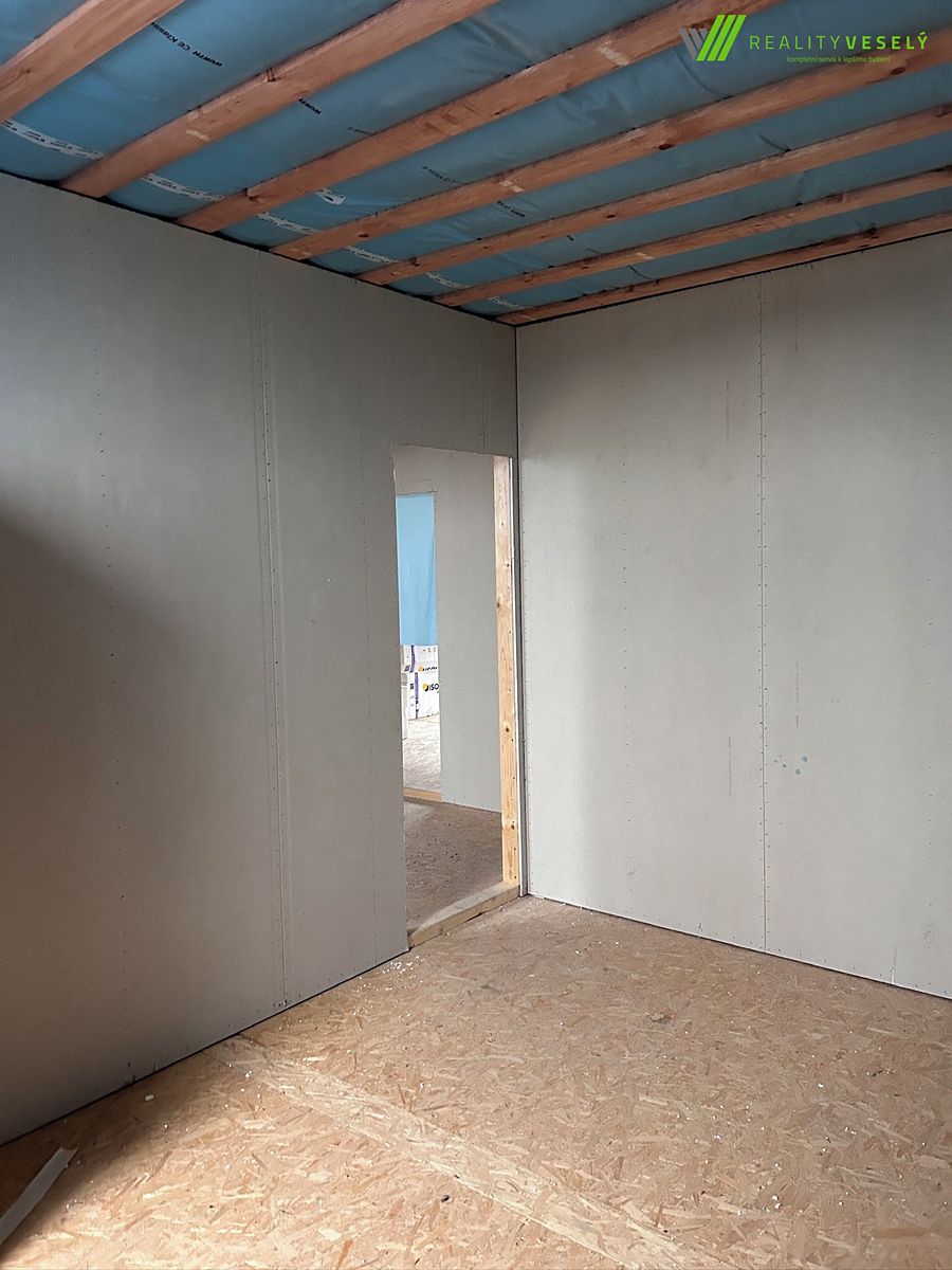 Prodej rodinného domu 140 m², pozemek 888 m² – fotografie 4