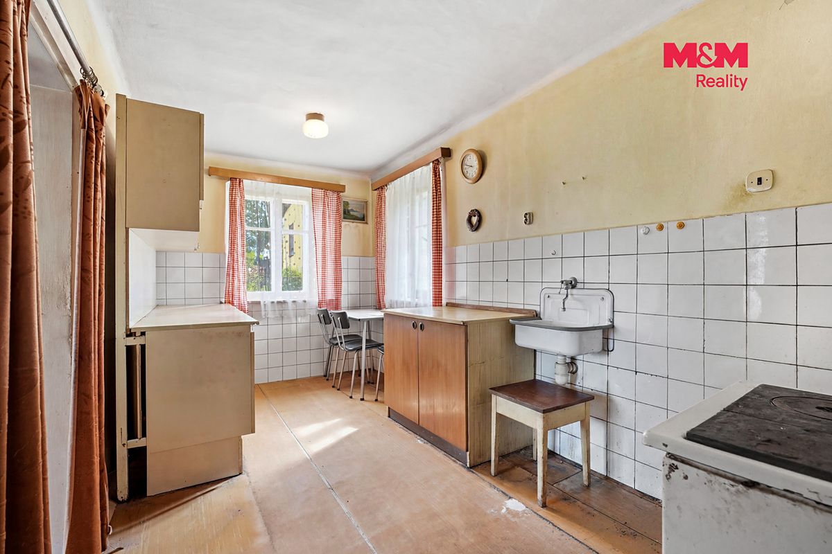 Prodej rodinného domu 188 m², pozemek 719 m² – fotografie 3
