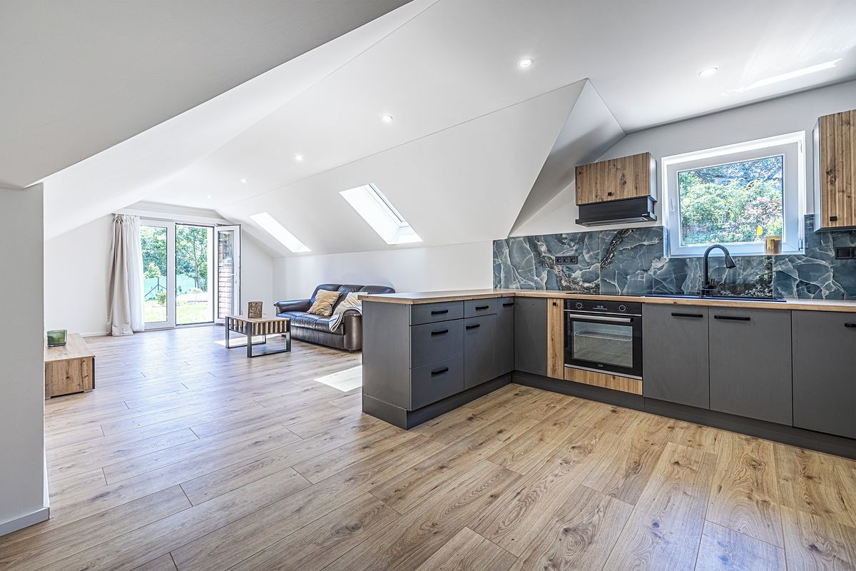 Prodej rodinného domu 136 m², pozemek 436 m² – fotografie 2