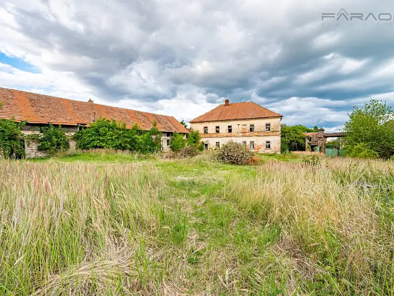 Prodej komerční nemovitosti 3061 m², Vysoký Újezd – náhled fotky 1