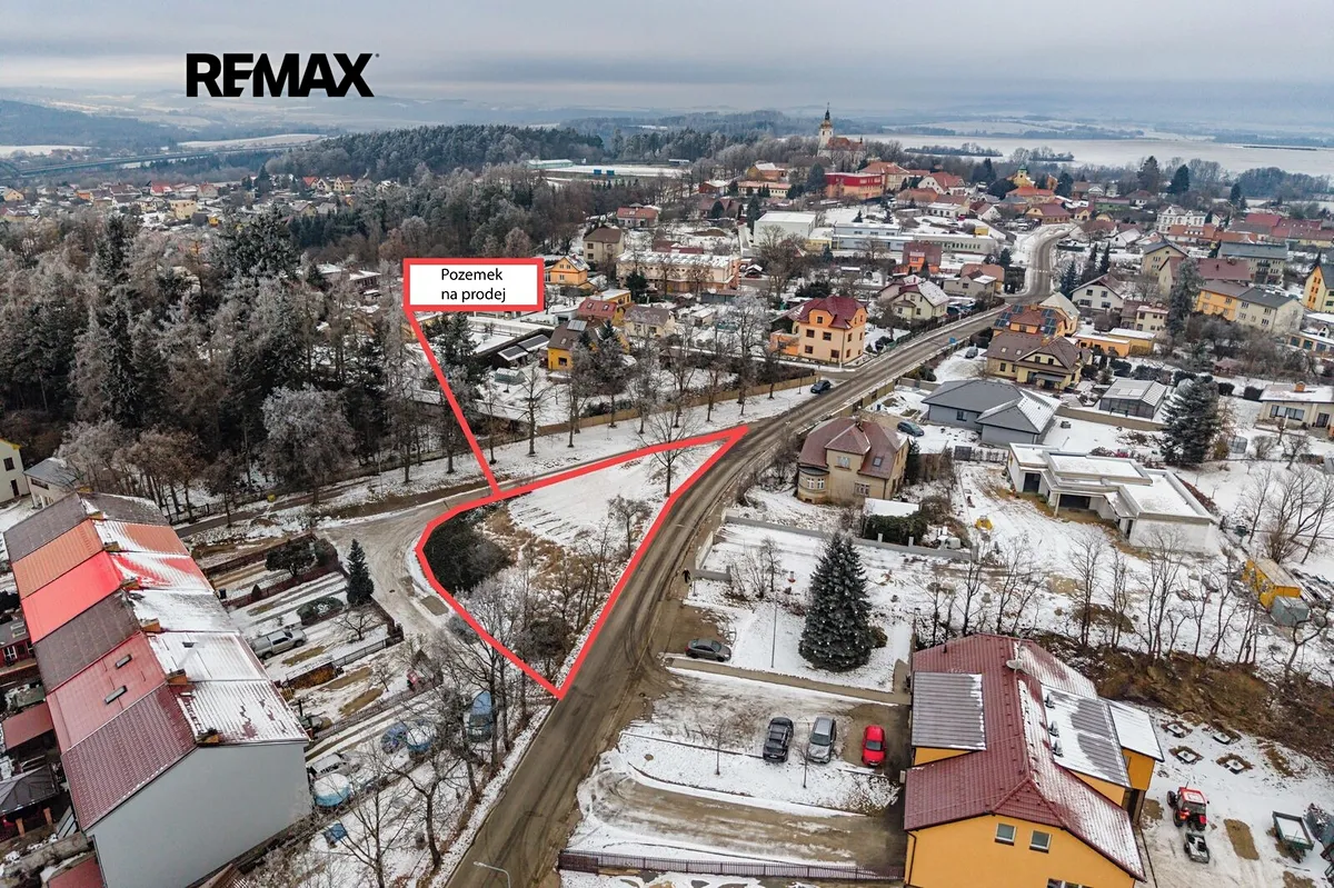 Prodej stavebního pozemku 806 m²