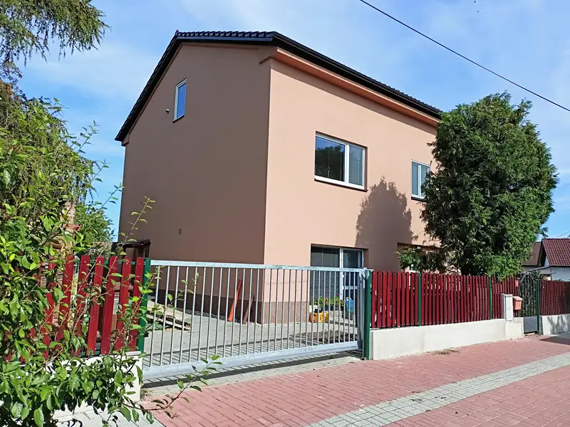 Prodej rodinného domu 220 m², pozemek 450 m², Všechlapy – náhled fotky 3
