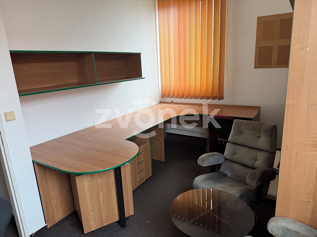 Pronájem kanceláře 151 m² – fotografie 4