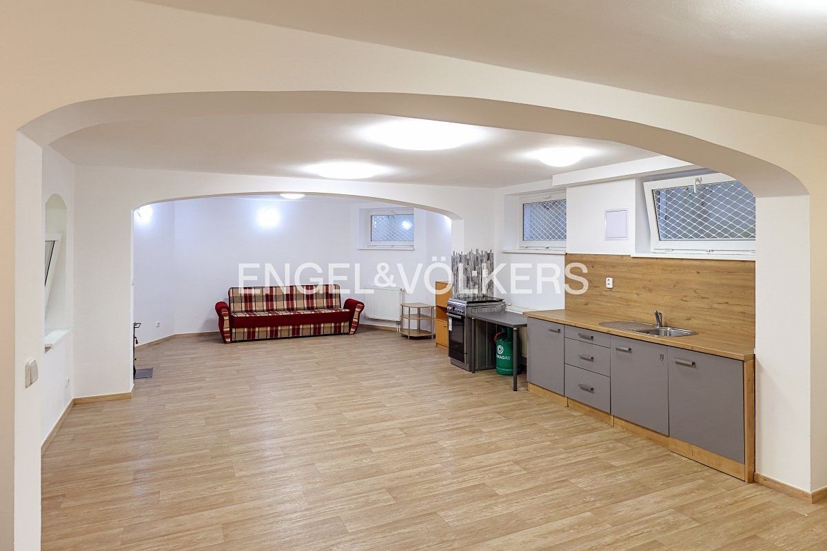 Pronájem bytu 3+kk 88 m² – fotografie 3