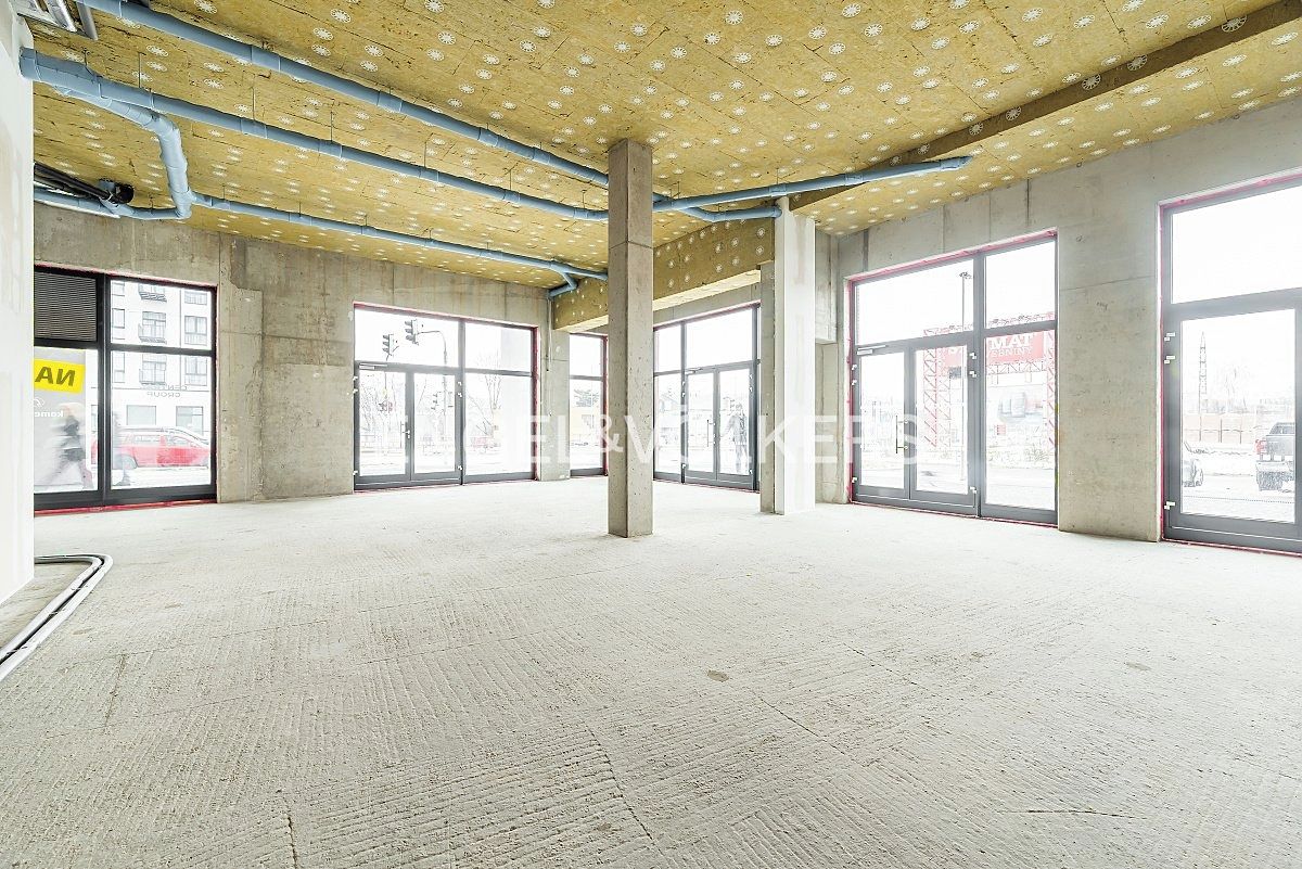 Pronájem obchodního prostoru 291 m² – fotografie 3