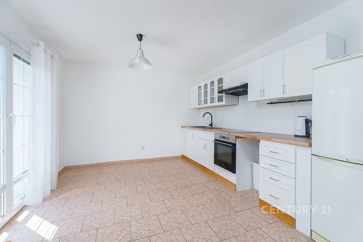 Prodej rodinného domu 128 m², pozemek 922 m² – fotografie 3