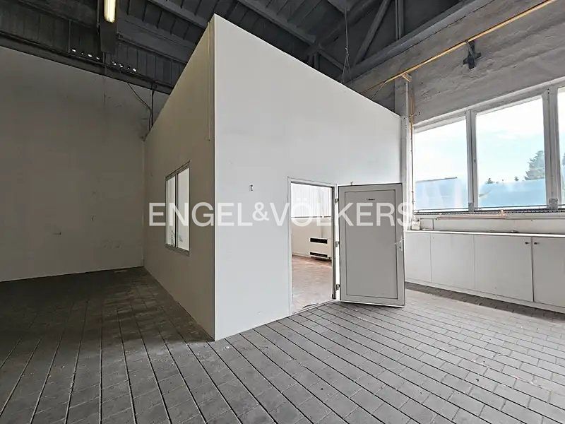 Pronájem skladového prostoru 1463 m² – fotografie 3