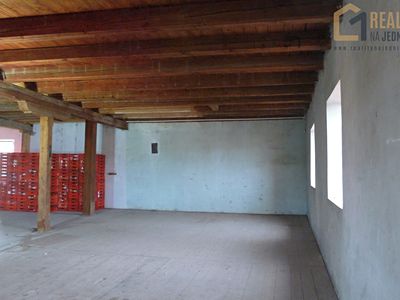Pronájem skladového prostoru 763 m²