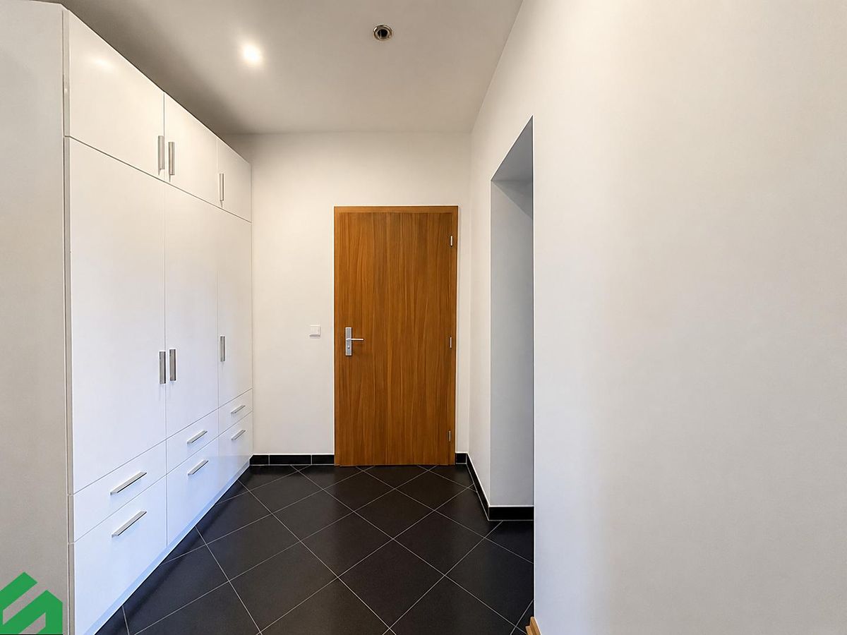 Pronájem bytu 1+kk 30 m² – fotografie 2