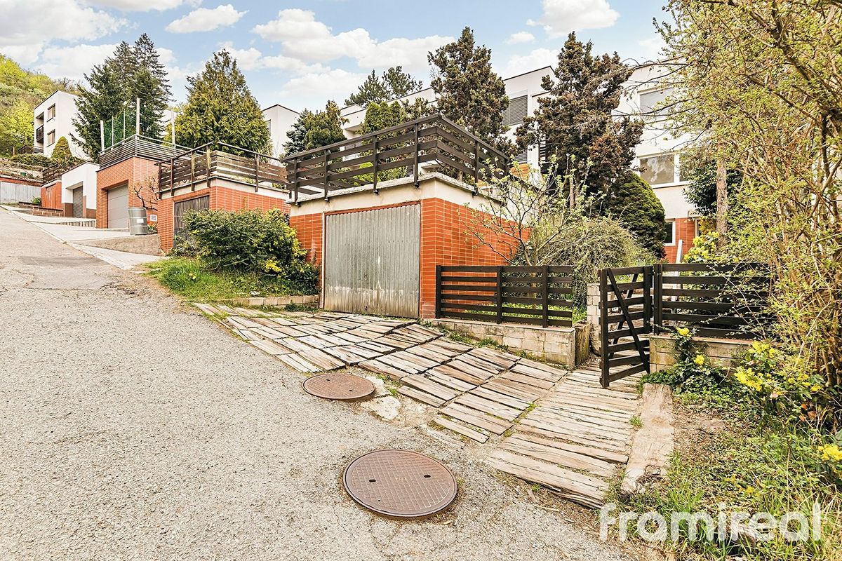 Prodej rodinného domu 198 m², pozemek 297 m²