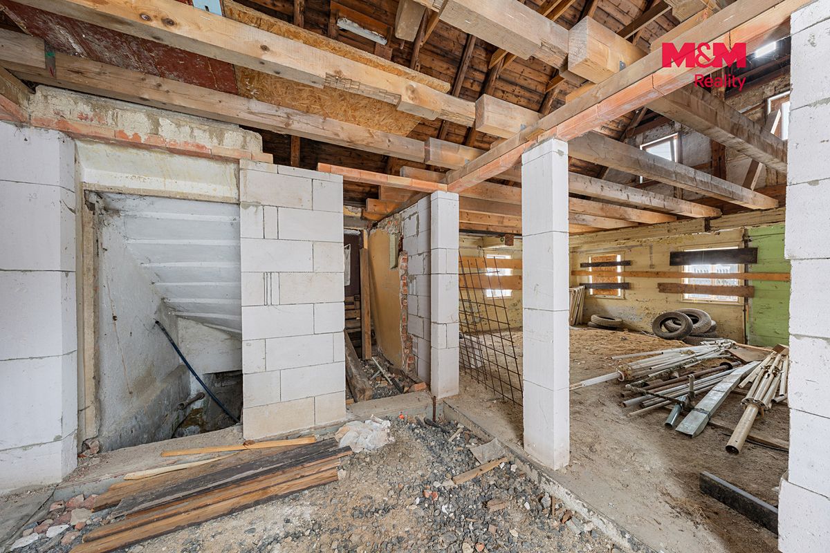 Prodej rodinného domu 140 m², pozemek 1825 m² – fotografie 3