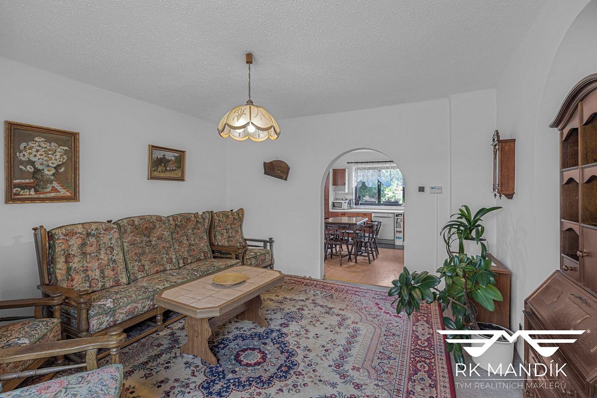 Prodej rodinného domu 132 m², pozemek 1004 m² – fotografie 5