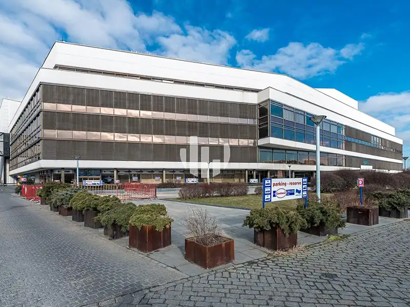 Pronájem obchodního prostoru 653 m², Praha – náhled fotky 1