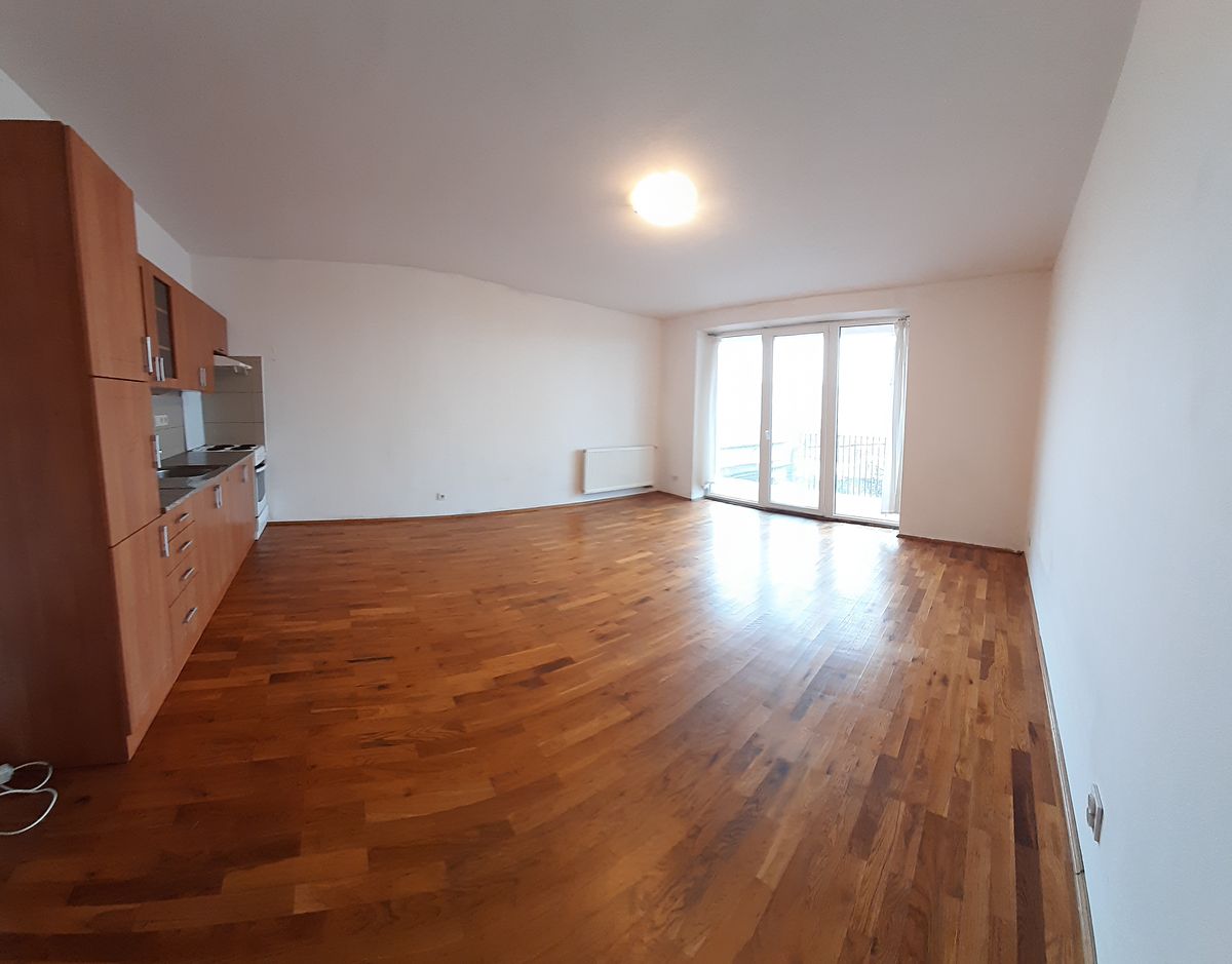 Pronájem bytu 1+kk 38 m² – fotografie 4