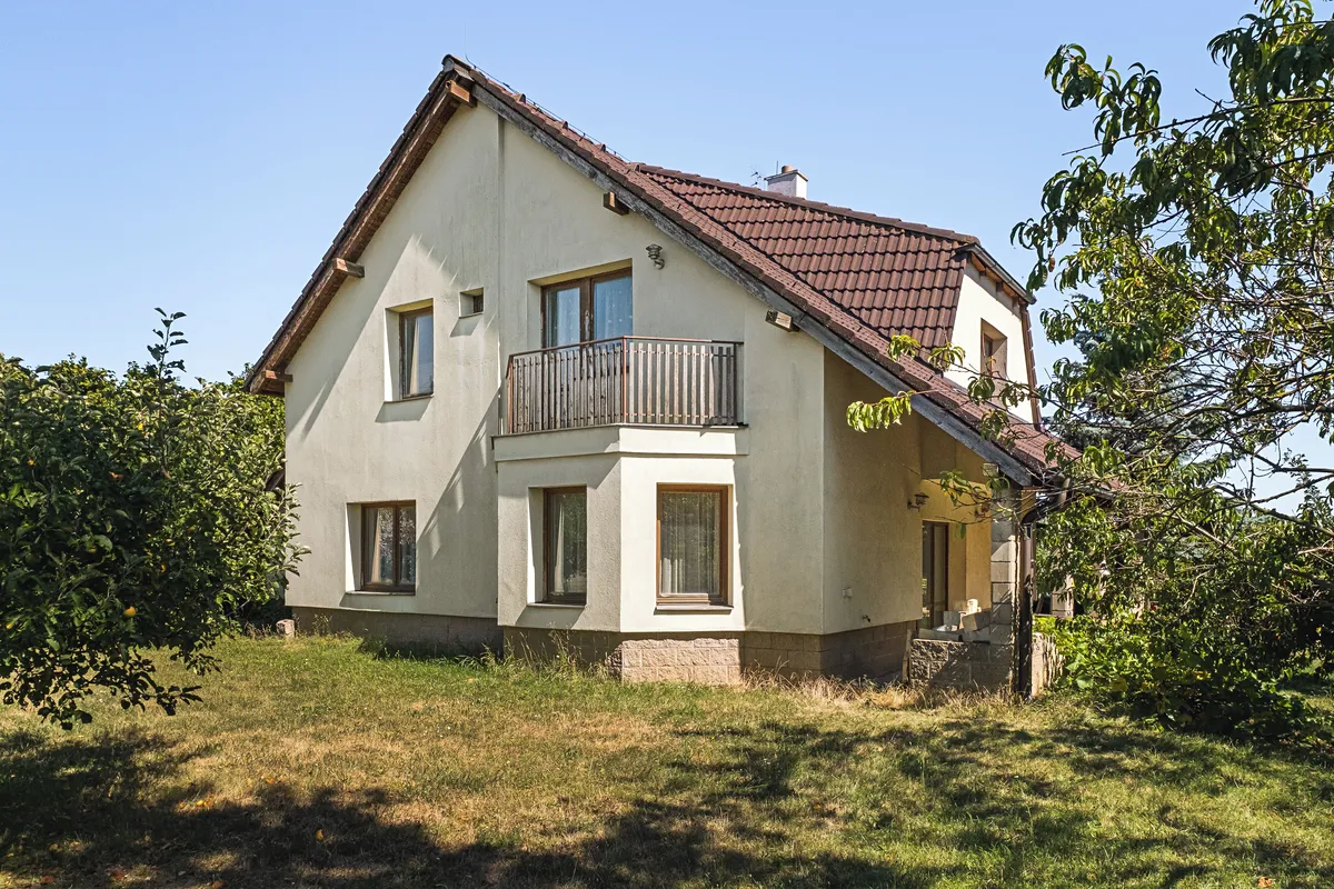 Prodej rodinného domu 178 m², pozemek 1100 m²